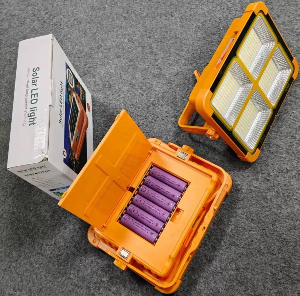 ULTRA-BRIGHT EXTERNAL BATTERY SOLAR LIGHT